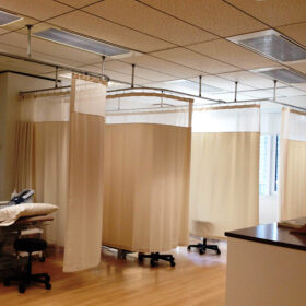 Sağlık Alanlarında Hijyen ve Güvenlik: Hastane Perde Standartları Rehberi